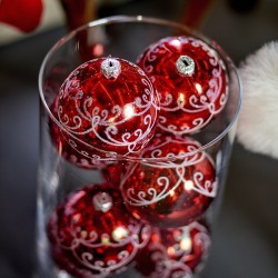 6cmjulekuglerblankrdmedhvideglittersnirkler6stkiboks-20